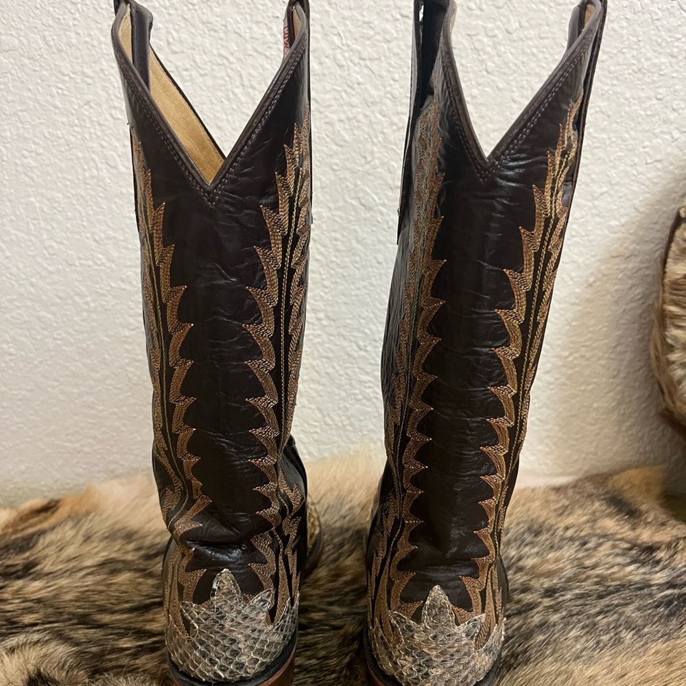 Woman’s Snakeskin Cowgirl Boots